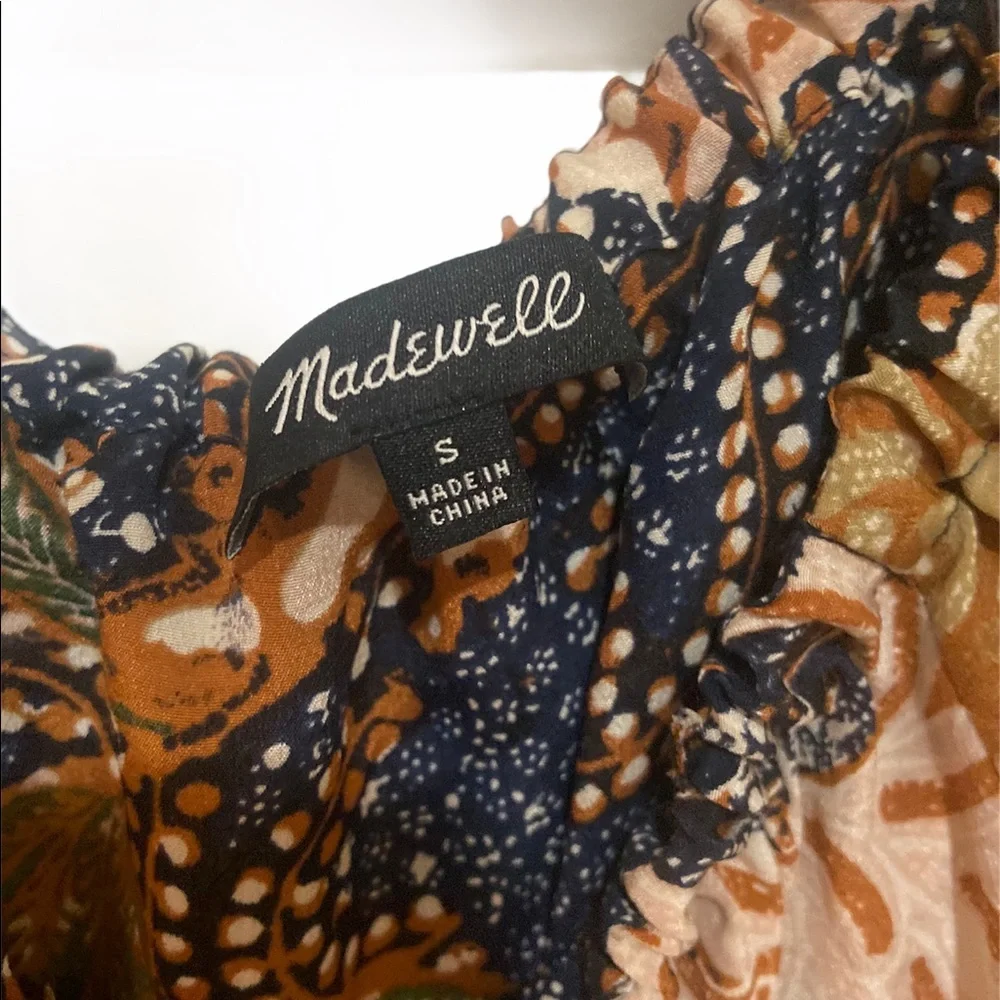 Madewell silk cold shoulder sea floral top. - Picture 6 of 6